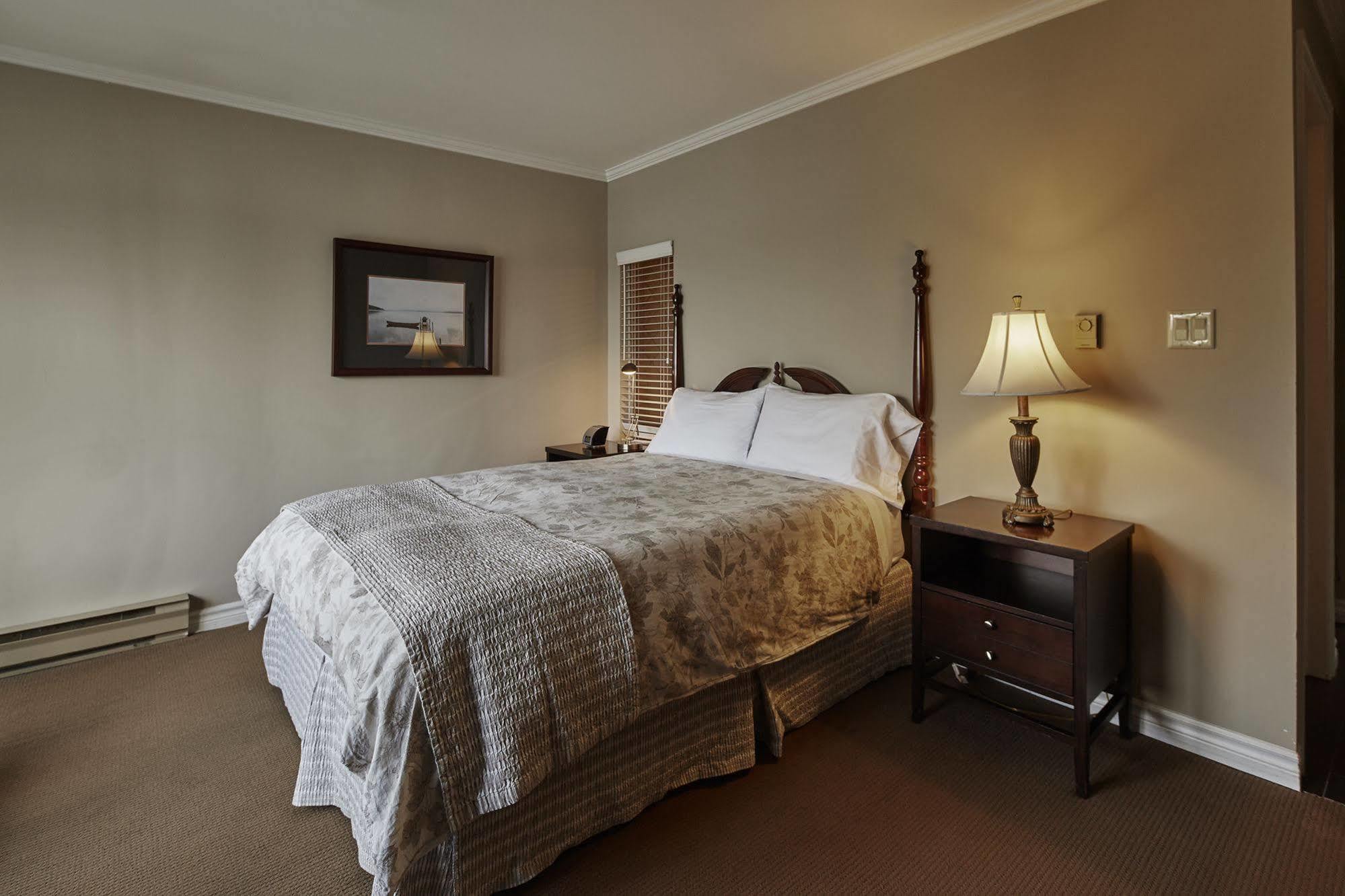 Sir Sam'S Inn & Spa (Adults Only) Haliburton Extérieur photo