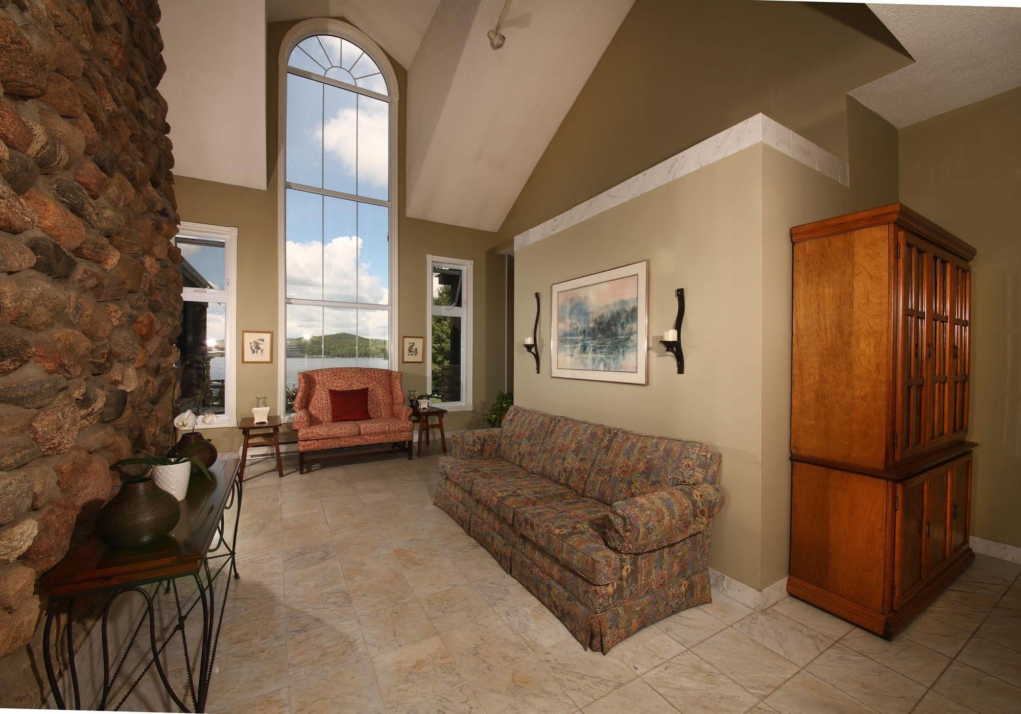 Sir Sam'S Inn & Spa (Adults Only) Haliburton Extérieur photo