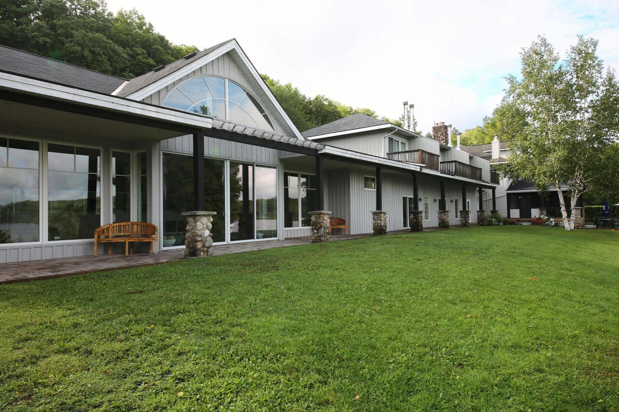 Sir Sam'S Inn & Spa (Adults Only) Haliburton Extérieur photo
