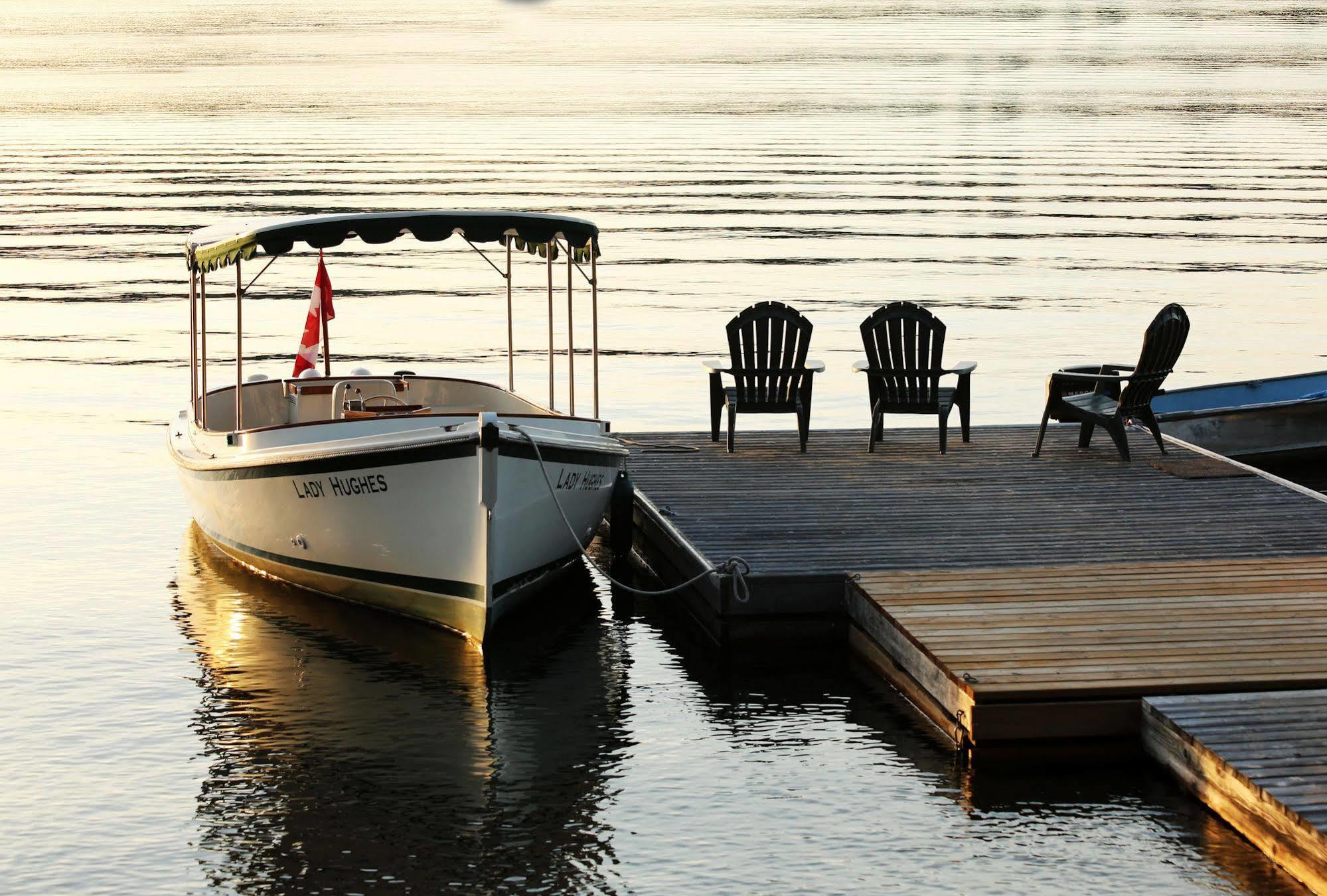 Sir Sam'S Inn & Spa (Adults Only) Haliburton Extérieur photo